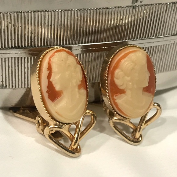 Vintage Baroque cameo Victorian Style Gold Tone Earrings - Picture 8 of 14